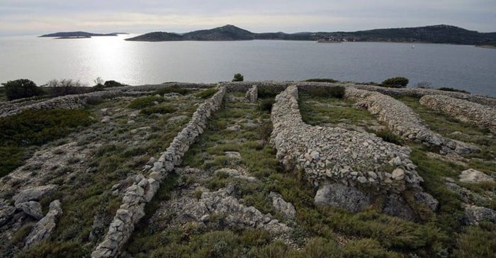 Bavljenac – Croatia’s famous fingerprint island